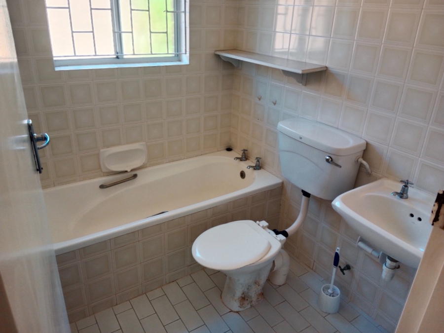 To Let 2 Bedroom Property for Rent in La Colline Western Cape